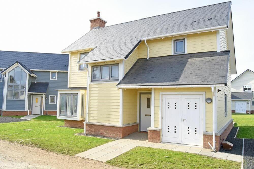 The Beach Hut Beadnell Exterior photo